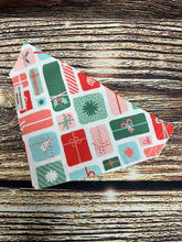 Load image into Gallery viewer, Holly Jolly Reversible Collar Bandana