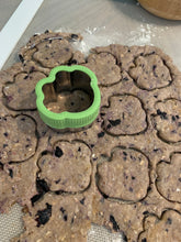 Load image into Gallery viewer, Cousin Dixie's PB&B Paws -  All Natural Home Baked Dog Treats