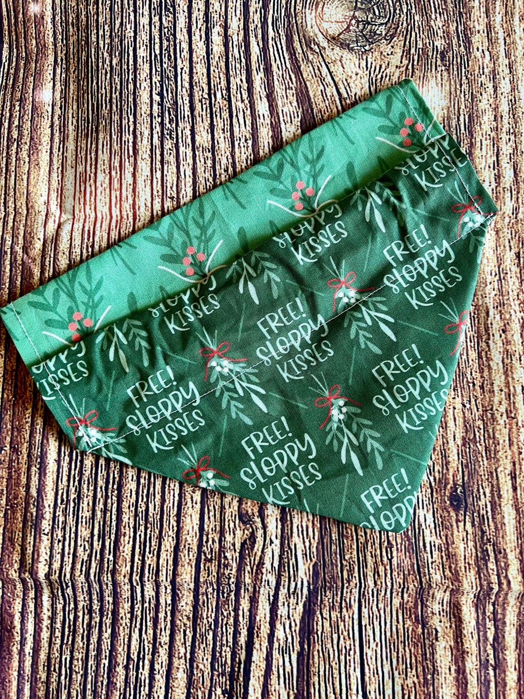 Mistletoe Kisses Reversible Collar Bandana